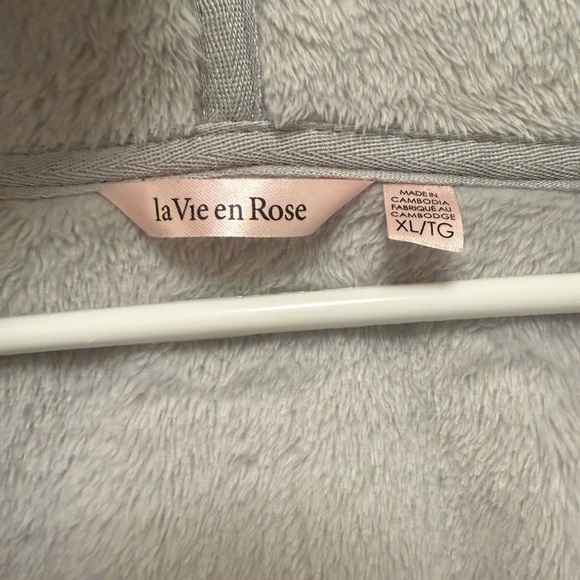La Vie En Rose Soft Gray Jacket - Picture 3 of 4